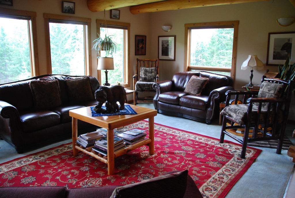 Kicking Horse Canyon Guest House Golden Exterior photo