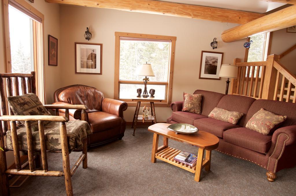 Kicking Horse Canyon Guest House Golden Exterior photo