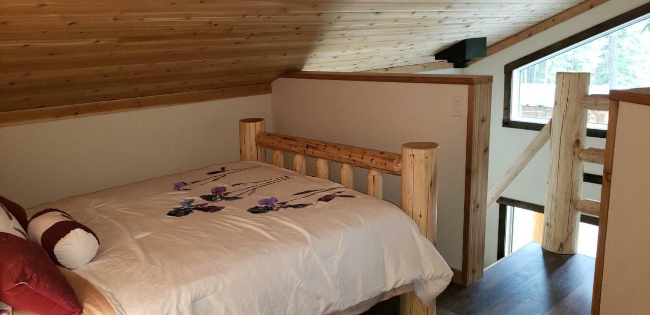 Kicking Horse Canyon Guest House Golden Exterior photo