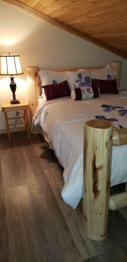 Kicking Horse Canyon Guest House Golden Exterior photo
